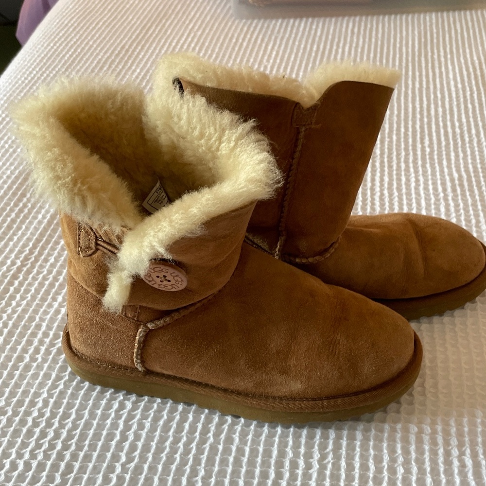 UGG Brown Sheepskin Slouch Boots with Side Button (Size 6)